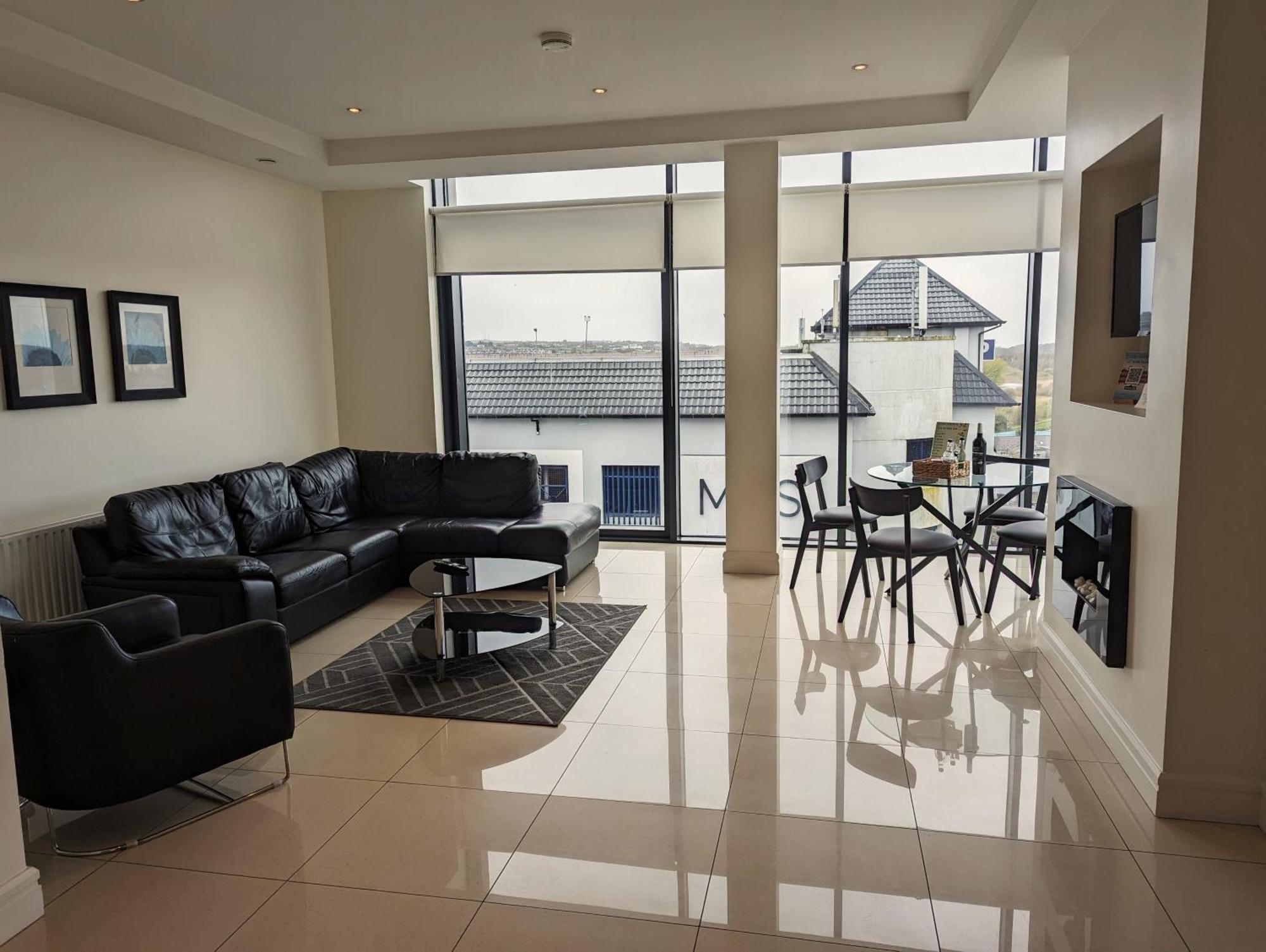 The Western Citypoint Apartments Голуэй Экстерьер фото