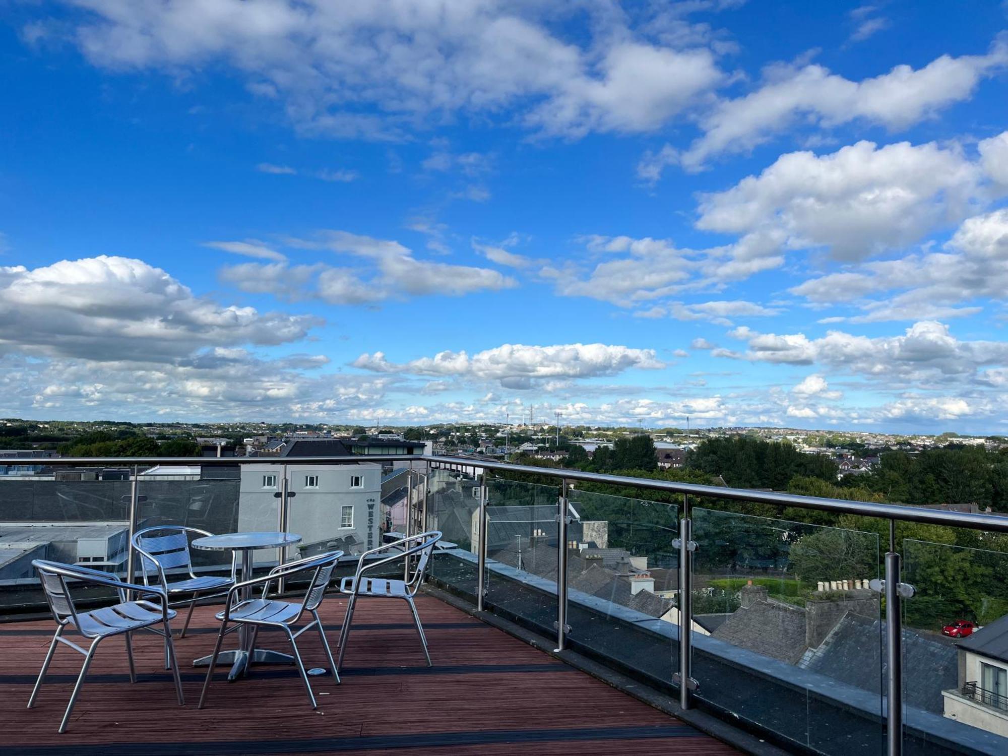 The Western Citypoint Apartments Голуэй Экстерьер фото